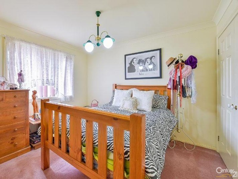 4 Fernleigh Place, Glen Alpine NSW 2560