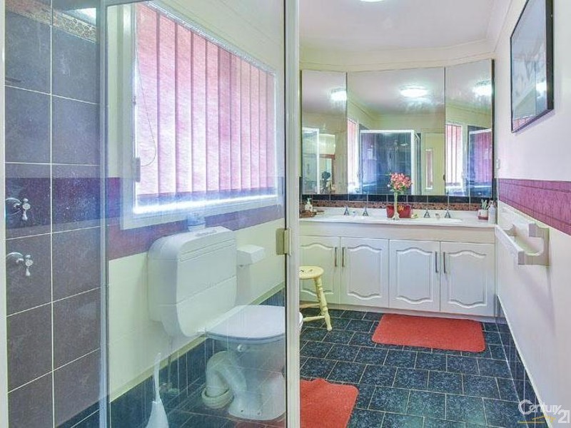 4 Fernleigh Place, Glen Alpine NSW 2560