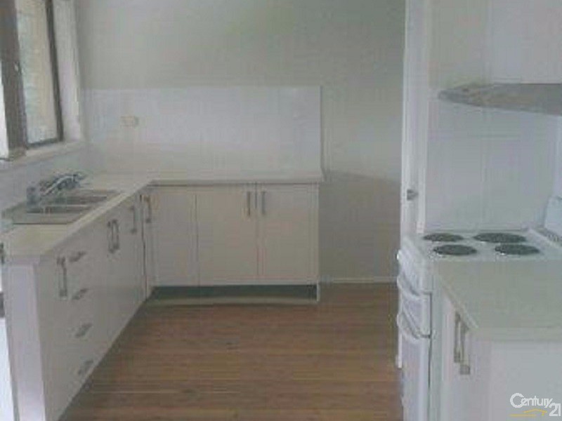 4 Simpson Place, Leumeah NSW 2560