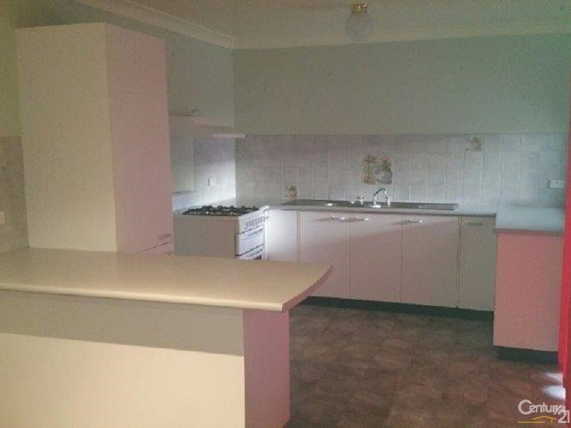 5A Fabian Place, Rosemeadow NSW 2560