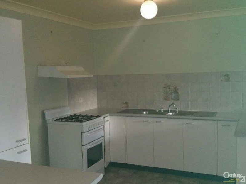 5A Fabian Place, Rosemeadow NSW 2560