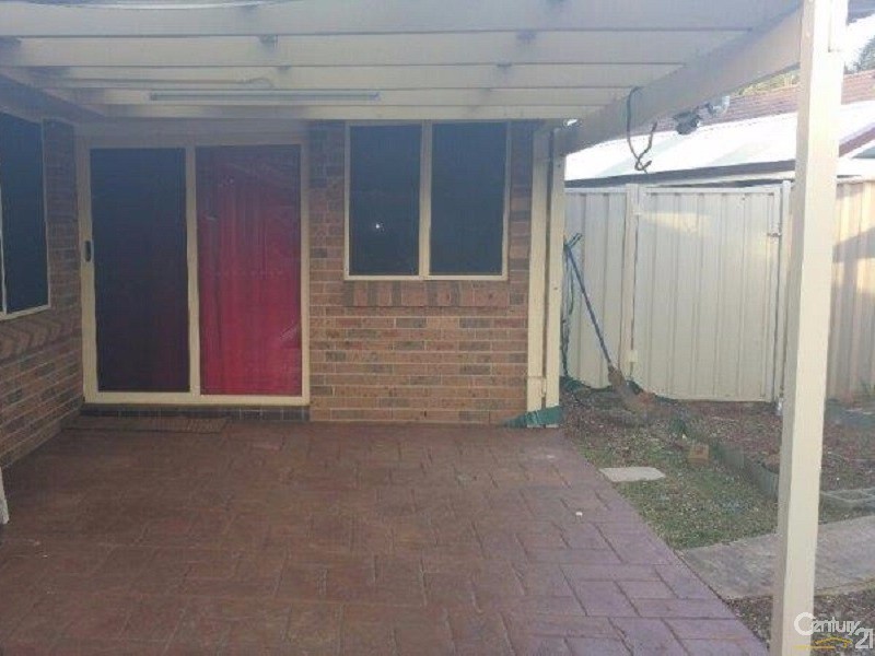 5A Fabian Place, Rosemeadow NSW 2560