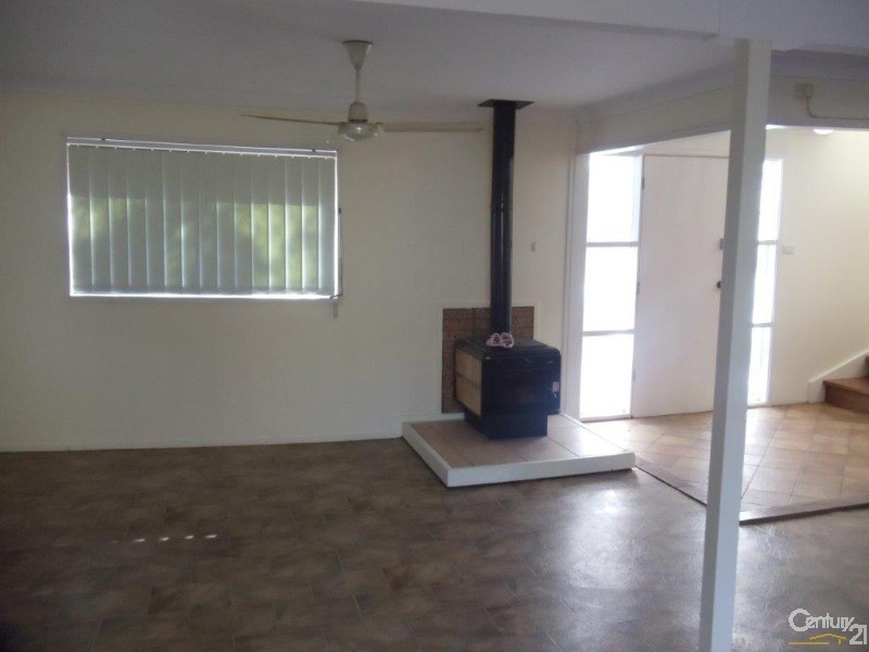 6 Bobuck Place, St Helens Park NSW 2560