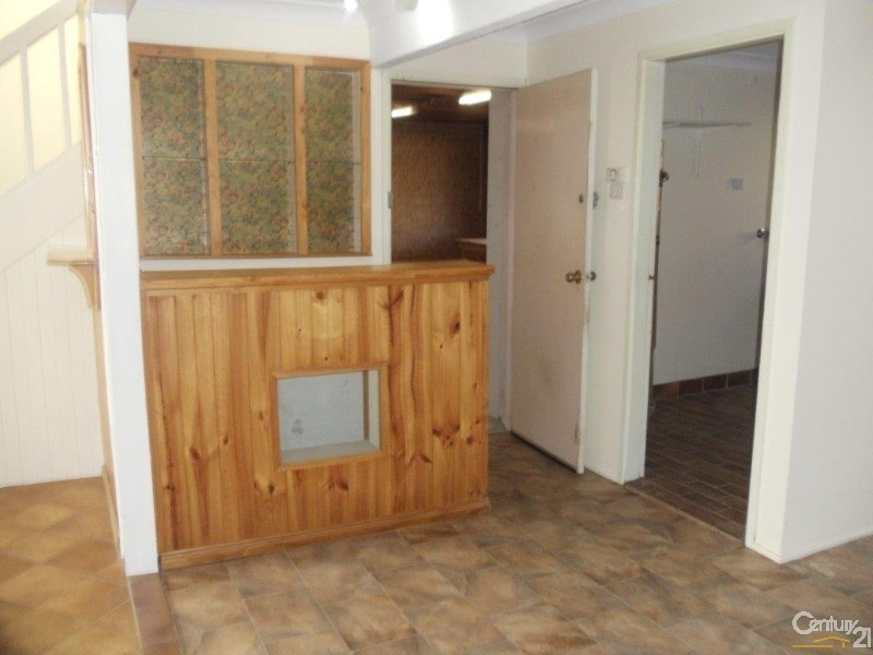 6 Bobuck Place, St Helens Park NSW 2560