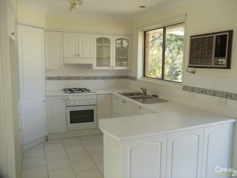 6 Bobuck Place, St Helens Park NSW 2560