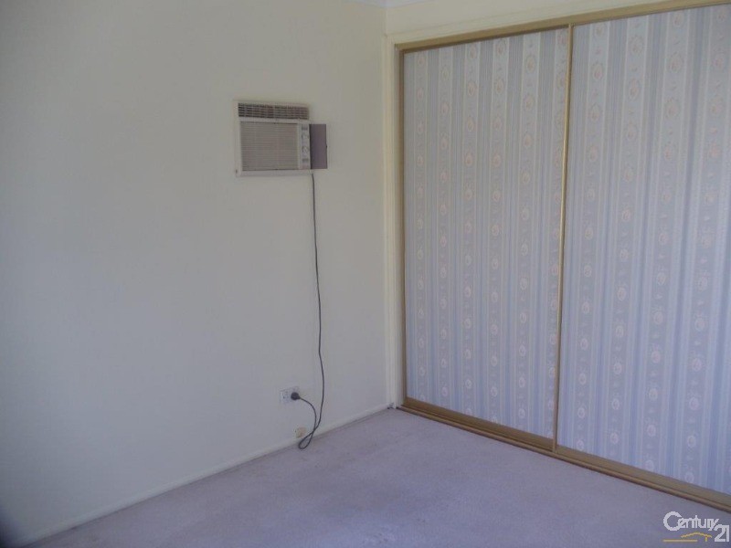 6 Bobuck Place, St Helens Park NSW 2560