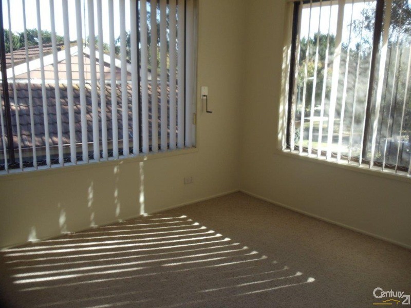 6 Bobuck Place, St Helens Park NSW 2560