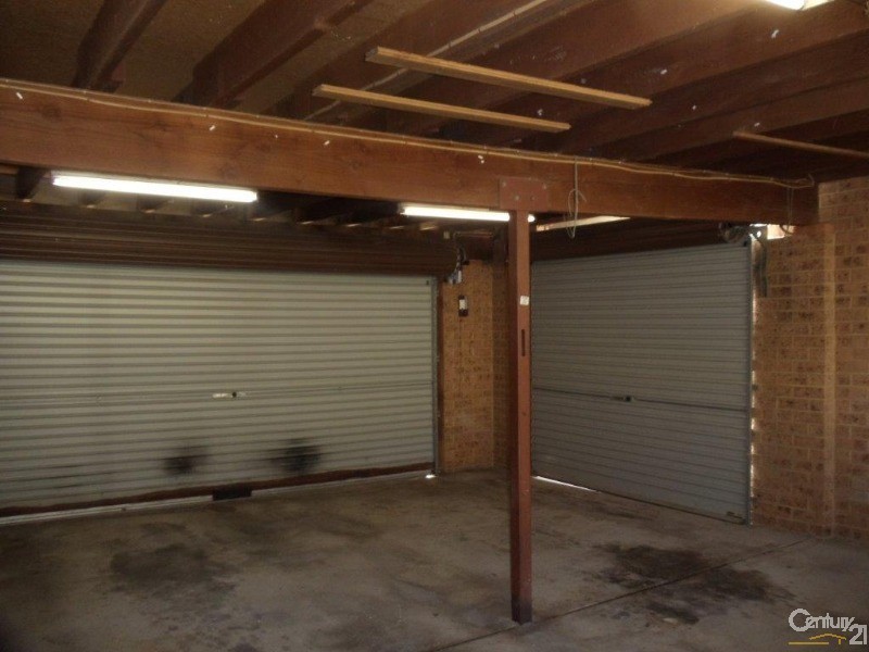 6 Bobuck Place, St Helens Park NSW 2560