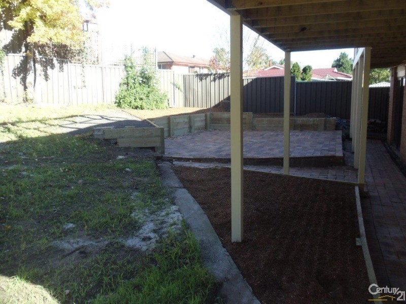 6 Bobuck Place, St Helens Park NSW 2560