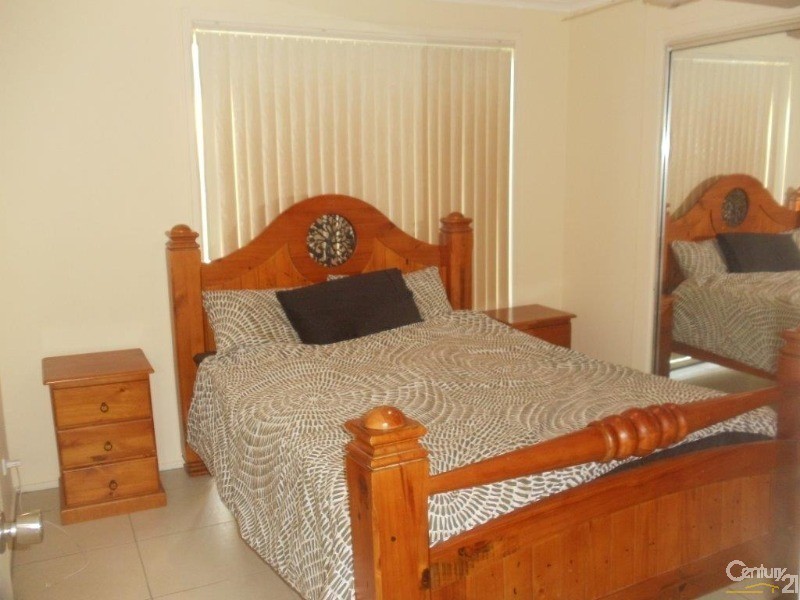 28 Silicia Crescent, Eagle Vale NSW 2558