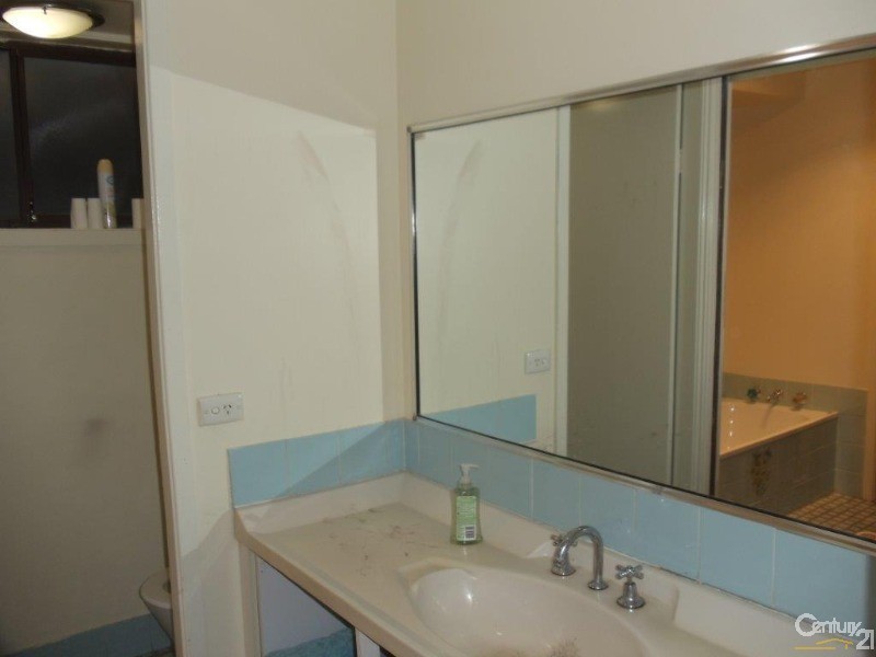 28 Silicia Crescent, Eagle Vale NSW 2558