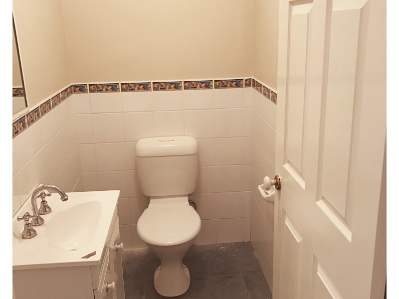 30B Fullerton Circuit, St Helens Park NSW 2560