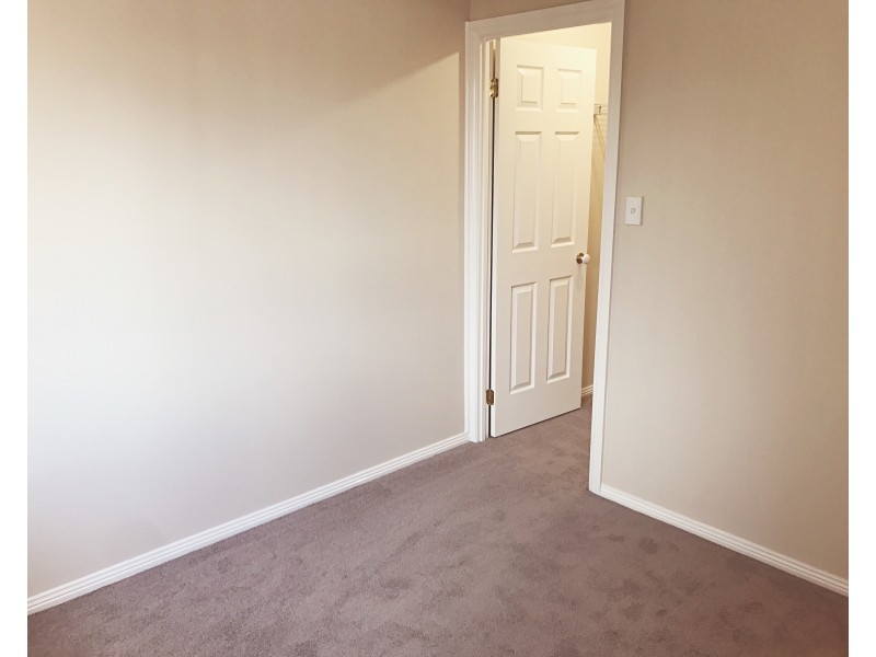 30B Fullerton Circuit, St Helens Park NSW 2560