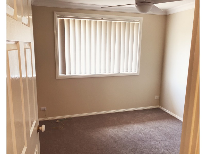 30B Fullerton Circuit, St Helens Park NSW 2560