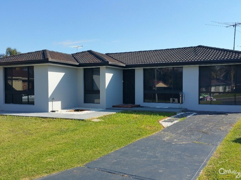 12 Fortinbras Close, Rosemeadow NSW 2560
