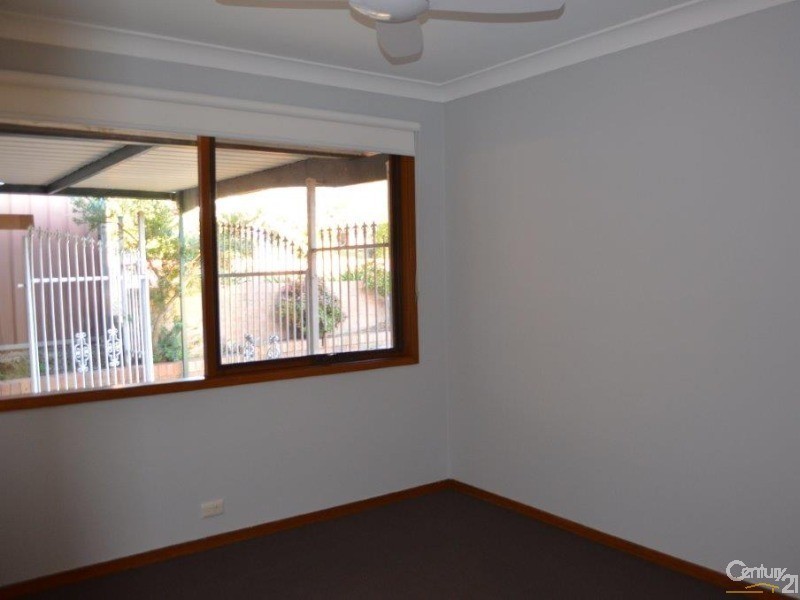 2 Kenge Place, Ambarvale NSW 2560