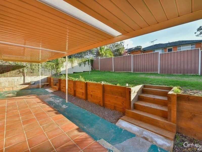 28 Evergreen Avenue, Bradbury NSW 2560