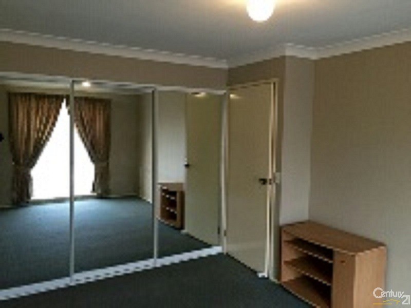 1 Topper Place, Englorie Park NSW 2560