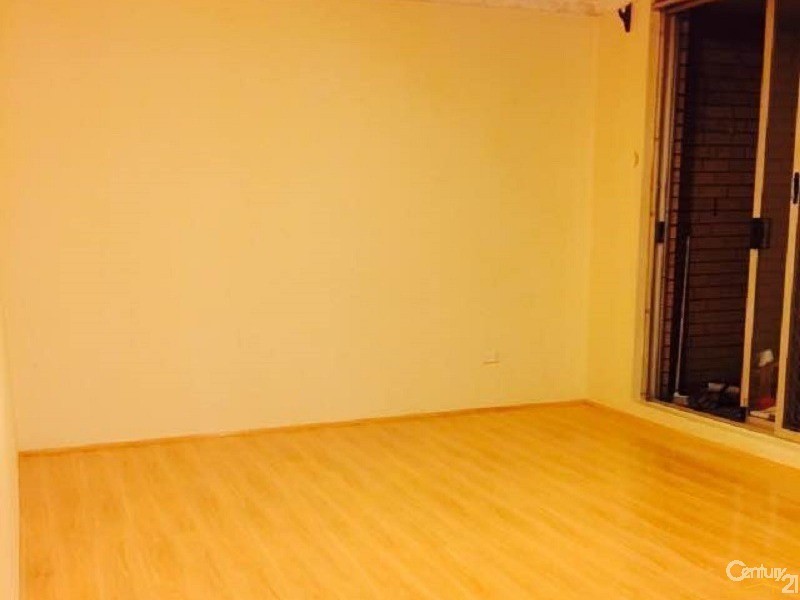 18/5-7 Hoddle Avenue, Bradbury NSW 2560