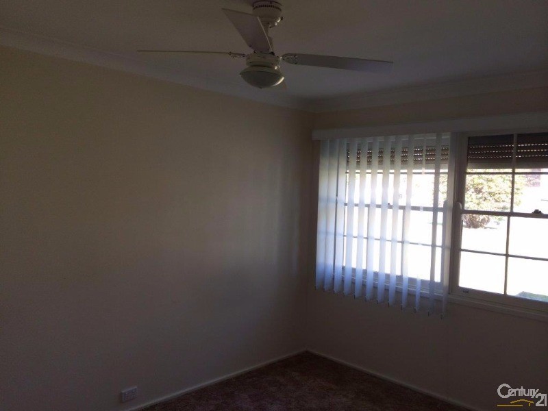 10 Birdville Crescent, Leumeah NSW 2560