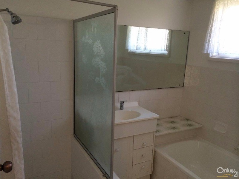 10 Birdville Crescent, Leumeah NSW 2560