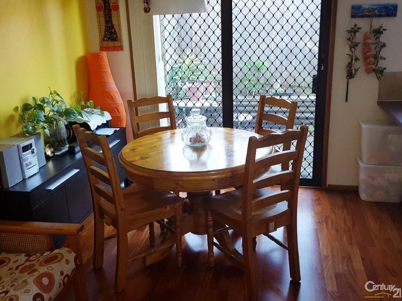 7/7 Sturt Street, Campbelltown NSW 2560