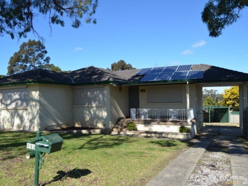 292 The Parkway, Bradbury NSW 2560