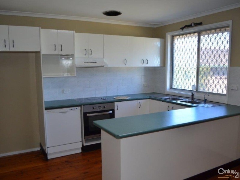 292 The Parkway, Bradbury NSW 2560