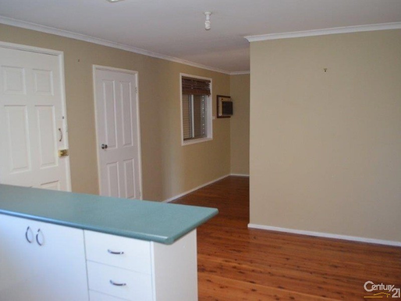 292 The Parkway, Bradbury NSW 2560