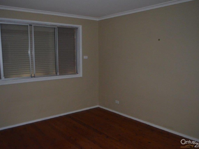 292 The Parkway, Bradbury NSW 2560