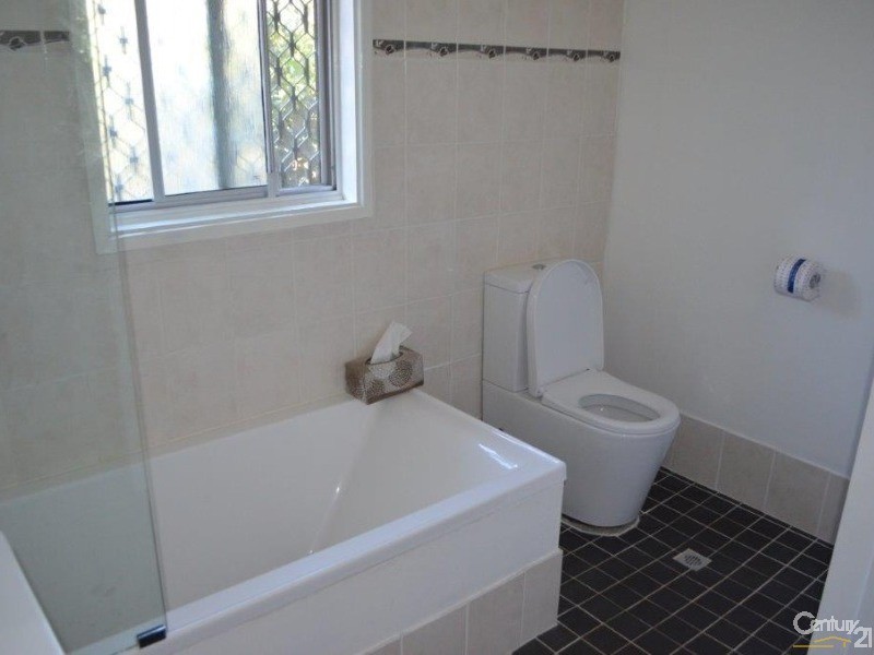 292 The Parkway, Bradbury NSW 2560