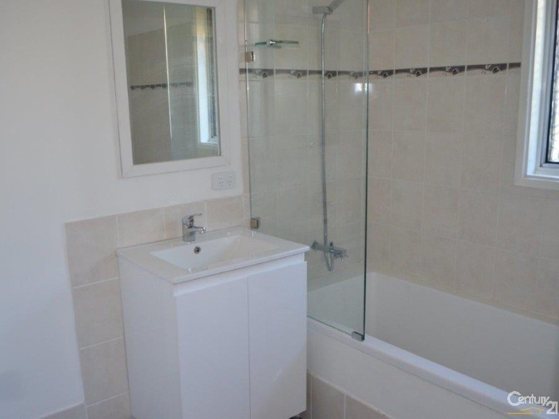292 The Parkway, Bradbury NSW 2560