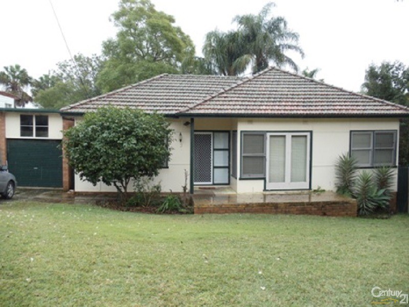 3 McLean Road, Campbelltown NSW 2560