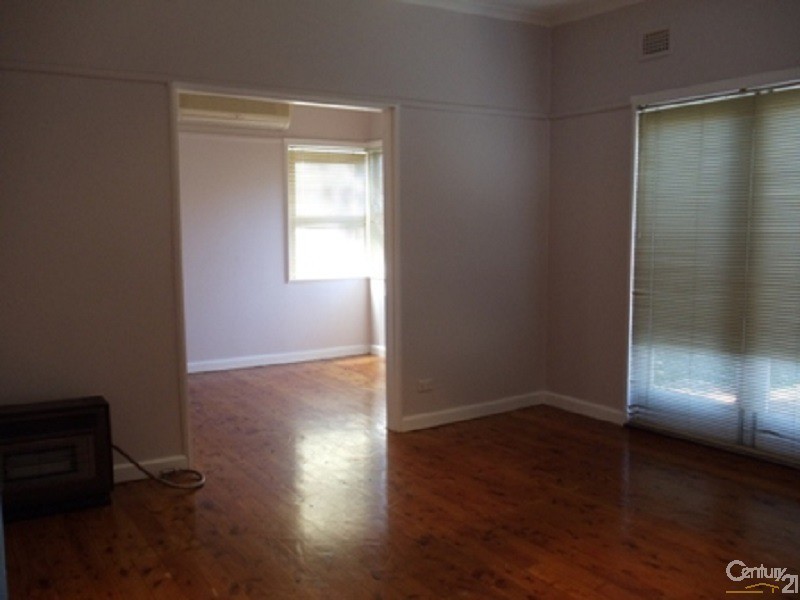 3 McLean Road, Campbelltown NSW 2560