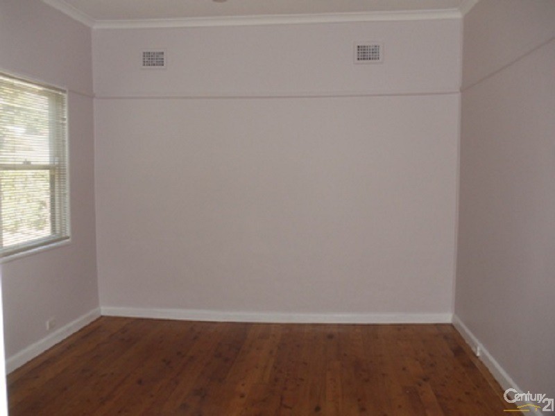 3 McLean Road, Campbelltown NSW 2560