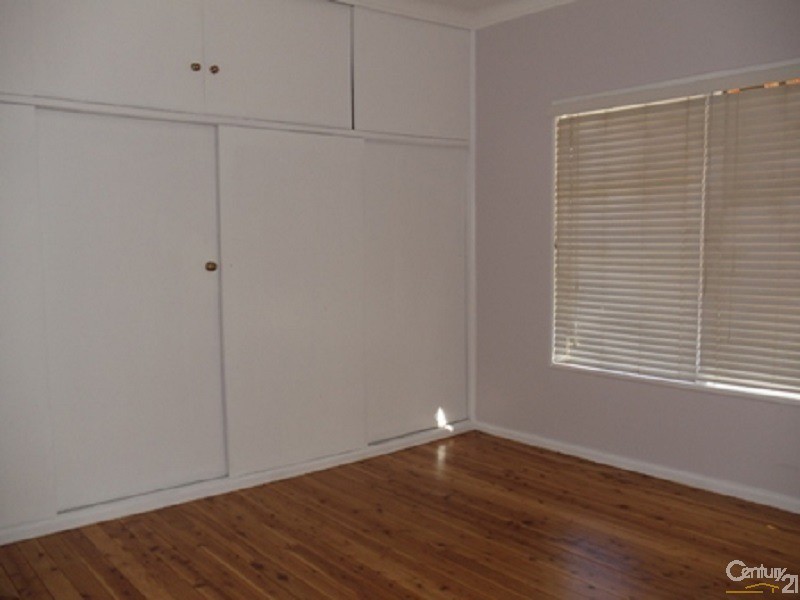 3 McLean Road, Campbelltown NSW 2560