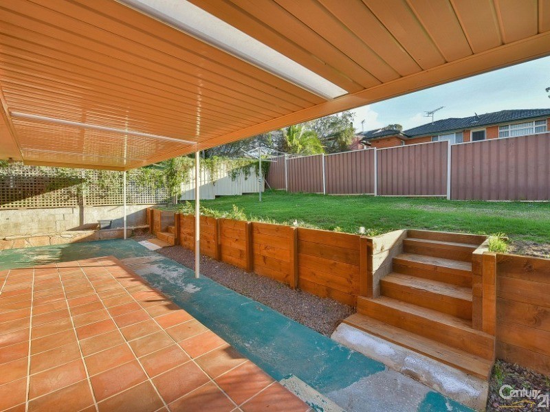 28 Evergreen Avenue, Bradbury NSW 2560