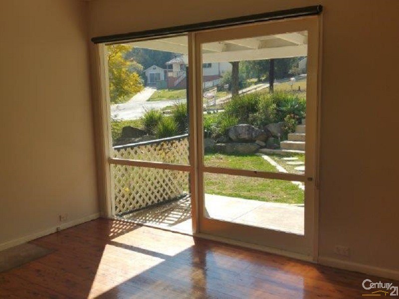 27 Donaldson Street, Bradbury NSW 2560