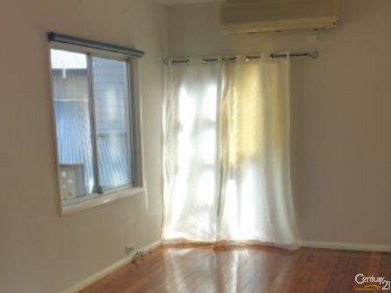 27 Donaldson Street, Bradbury NSW 2560