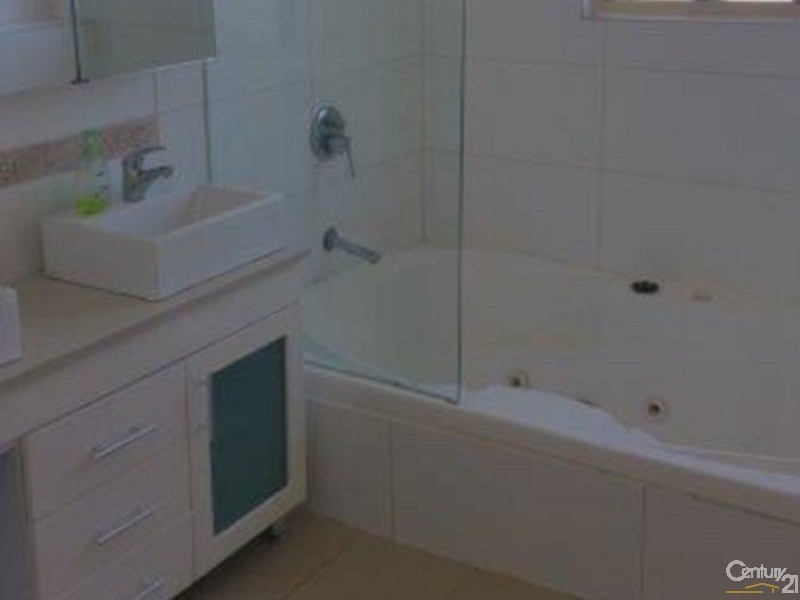 27 Donaldson Street, Bradbury NSW 2560