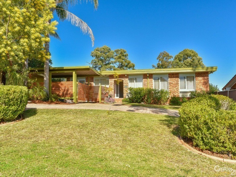 15 Tallowwood Crescent, Bradbury NSW 2560