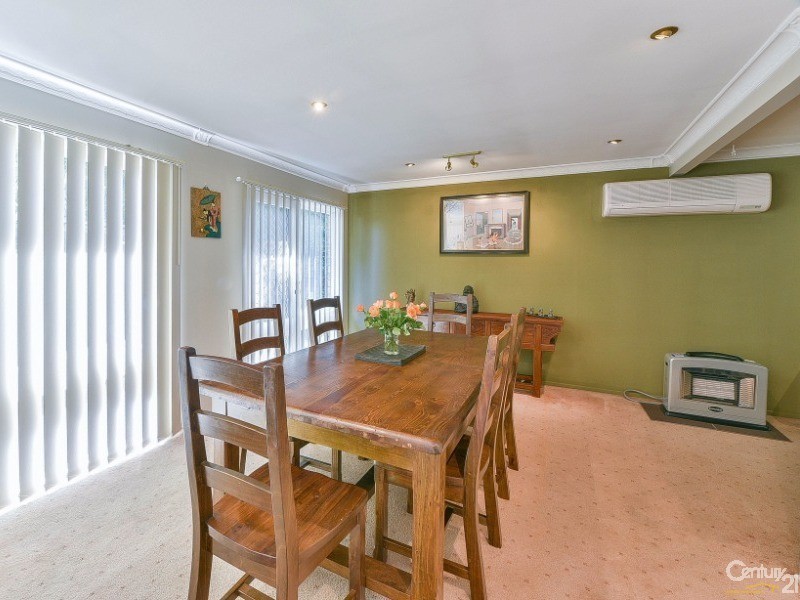 15 Tallowwood Crescent, Bradbury NSW 2560