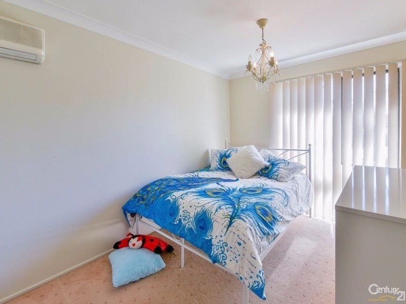 15 Tallowwood Crescent, Bradbury NSW 2560