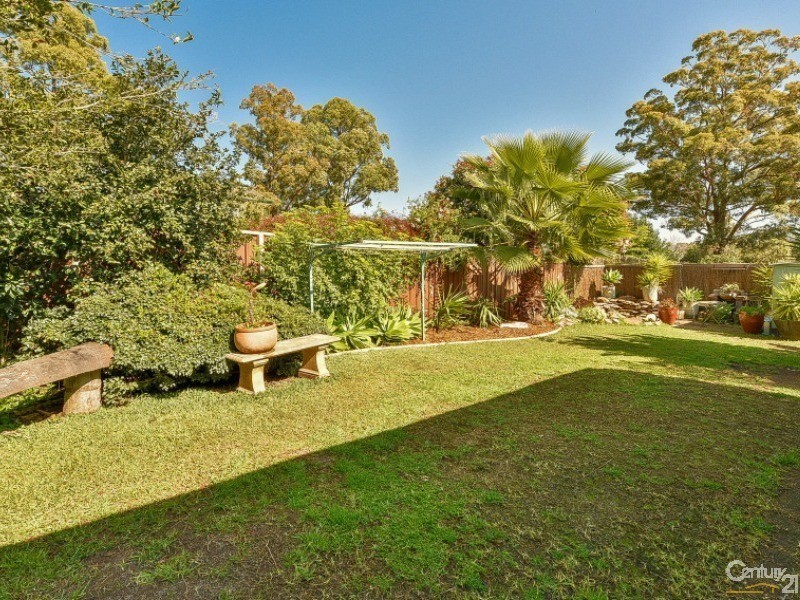 15 Tallowwood Crescent, Bradbury NSW 2560