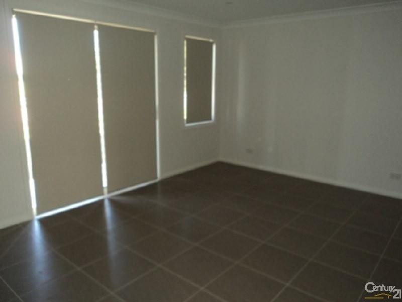 42 Hall Circuit, Middleton Grange NSW 2171