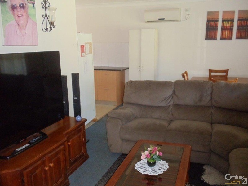 69 Lawn Avenue, Bradbury NSW 2560