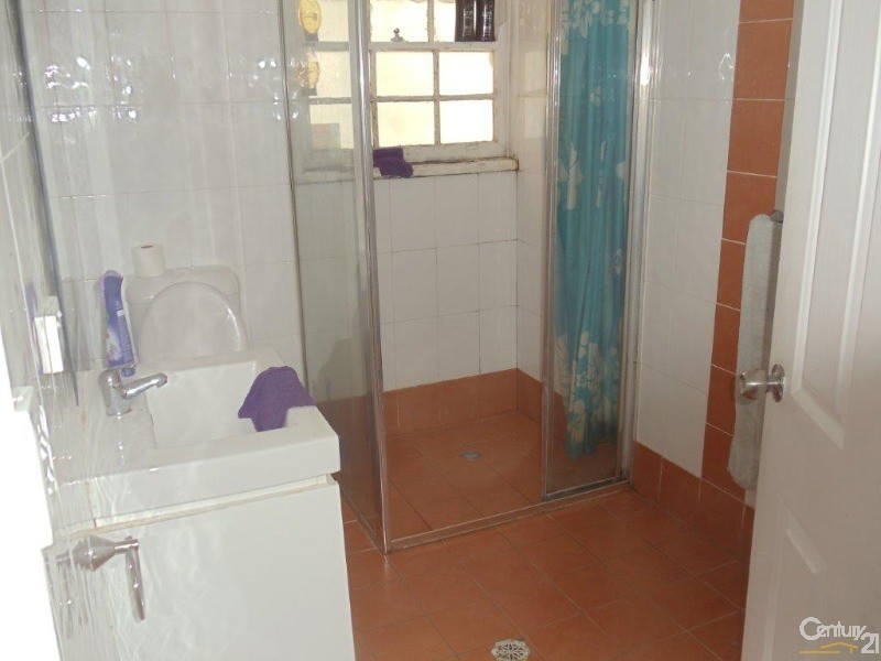 69 Lawn Avenue, Bradbury NSW 2560