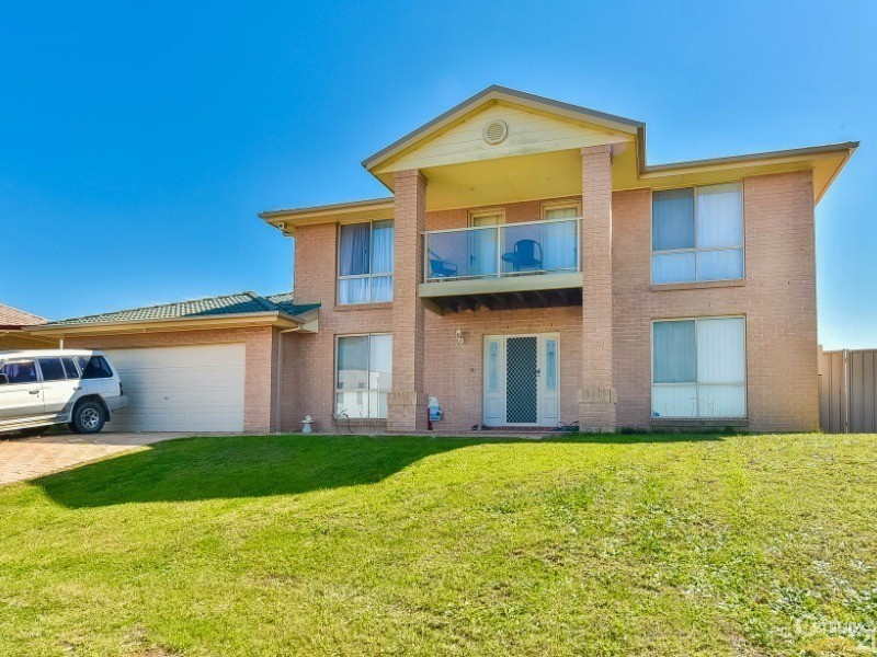 8 St Maria Place, Blair Athol NSW 2560