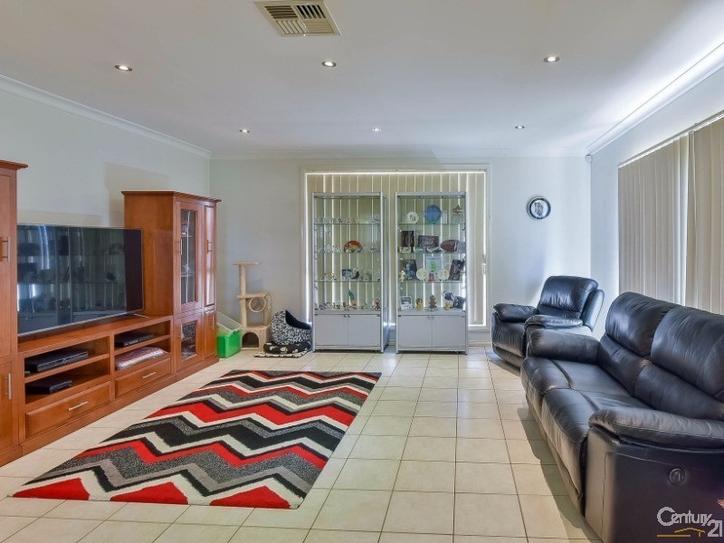 8 St Maria Place, Blair Athol NSW 2560