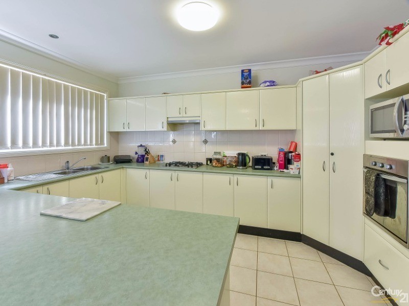 8 St Maria Place, Blair Athol NSW 2560